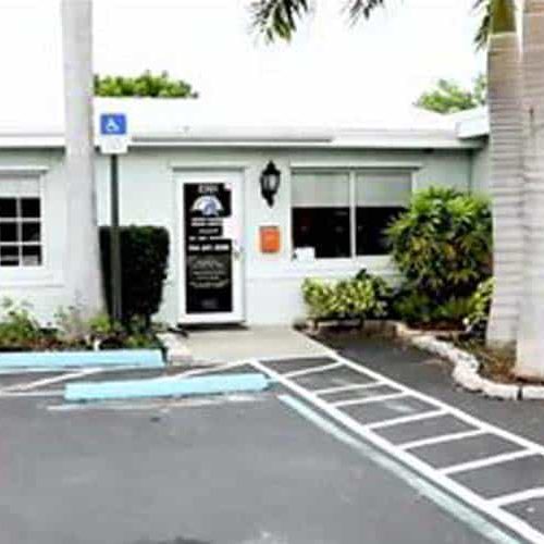 Wilton Manors Animal Hospital Cover Pic